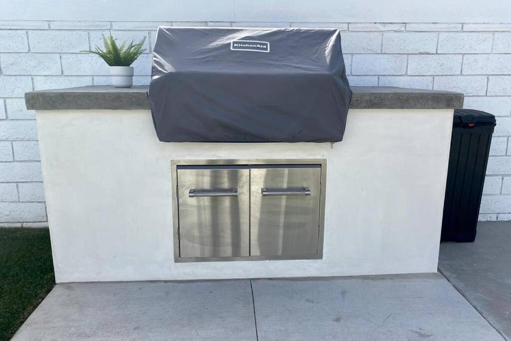 Steps To The Beach, Pacific City And Main Street - Studio Huntington Beach Exterior photo